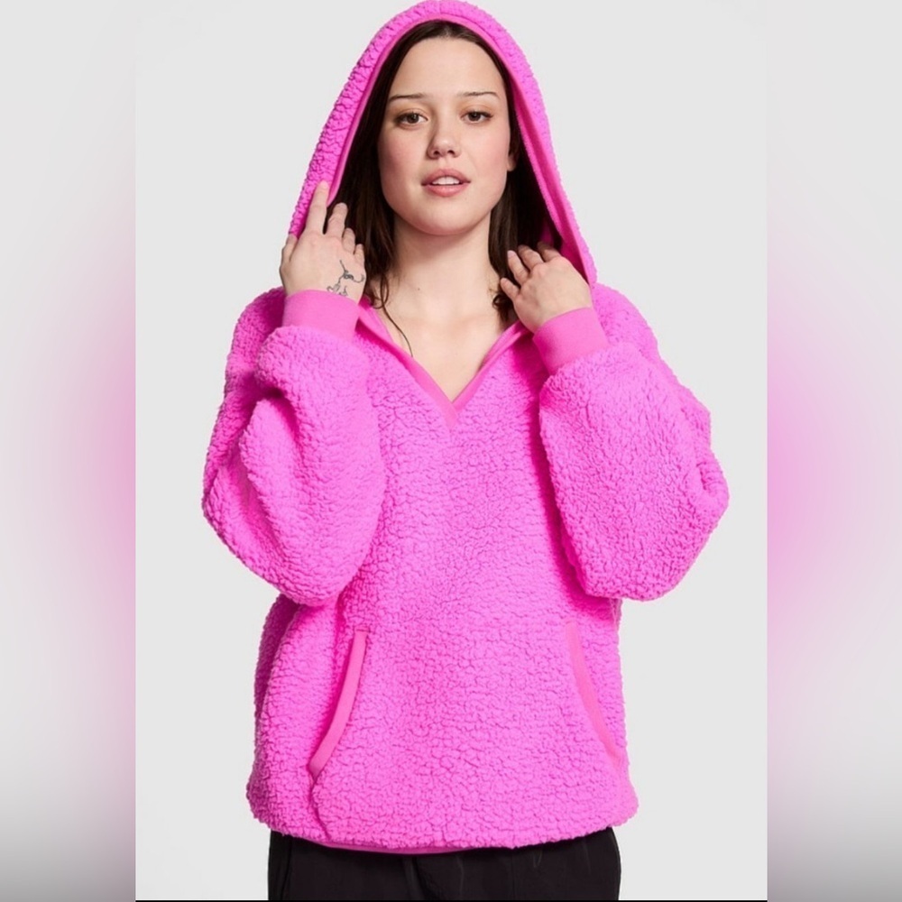 Pink Victoria’s Secret oversized hooded Sherpa bright pink medium